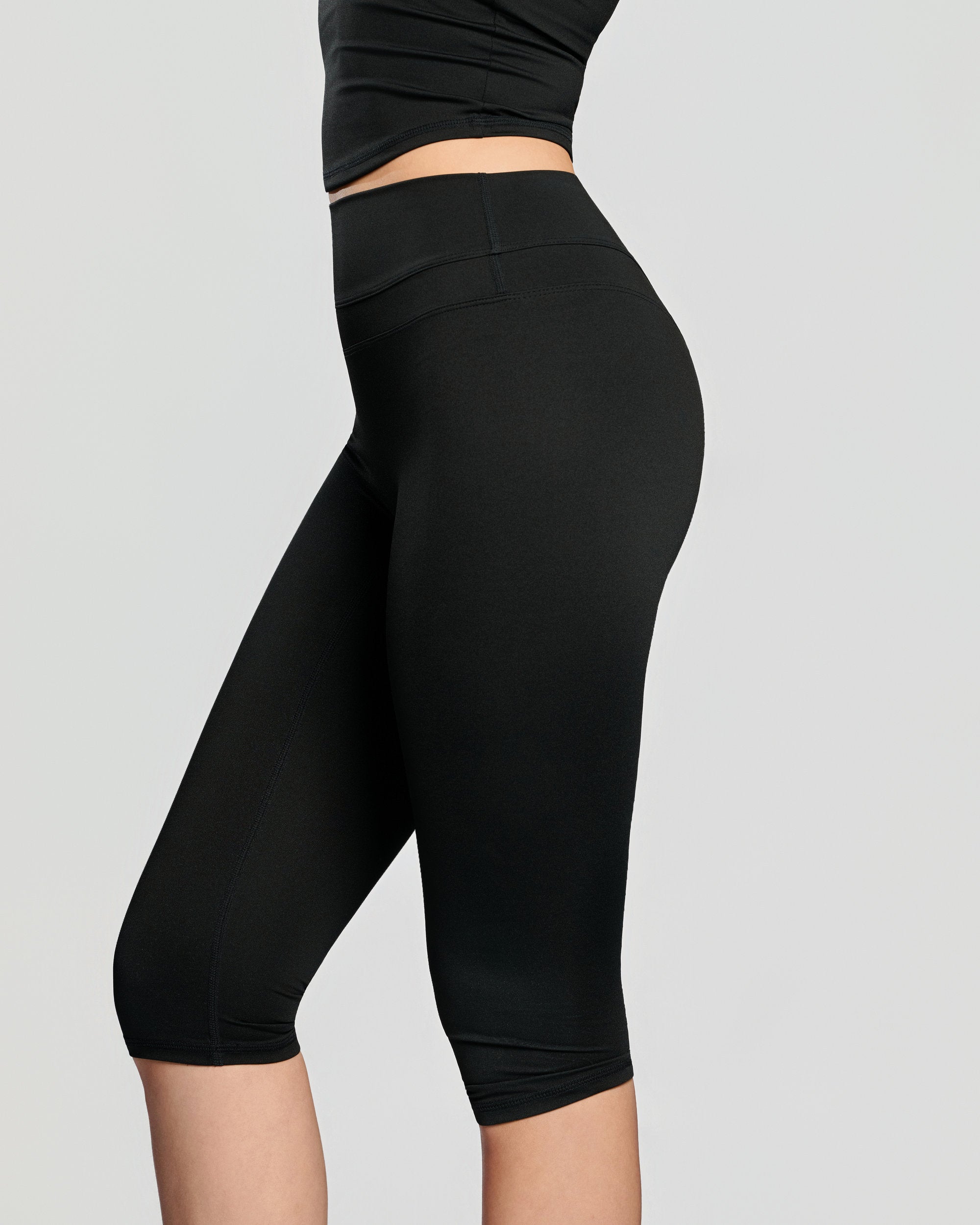 Celebré Capri Leggings - Đen - EQL Apparel - Celebré Capri Leggings - Đen - 