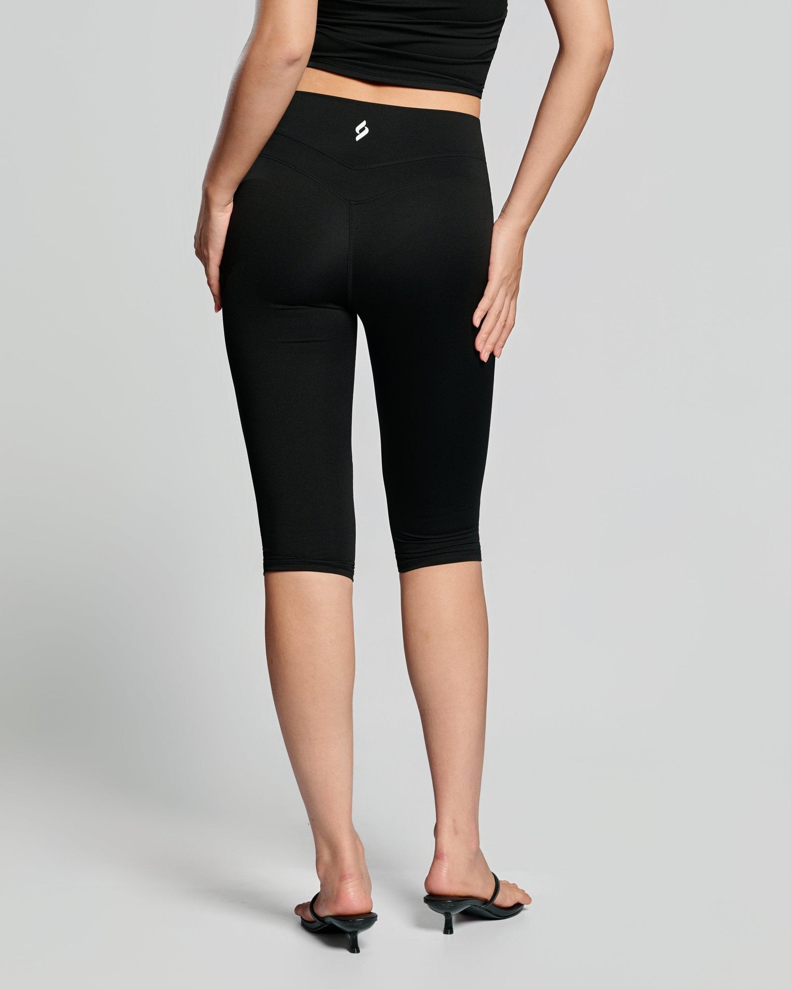 Celebré Capri Leggings - Đen - EQL Apparel - Celebré Capri Leggings - Đen - 